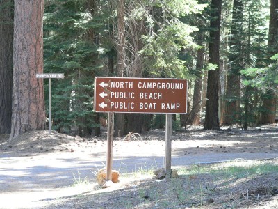 Almanor-CampG-NorthSign.jpg, 56kB