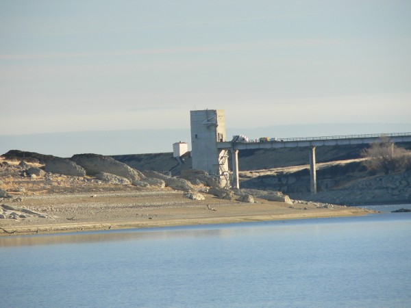 2014-01-01Dam.jpg, 45kB