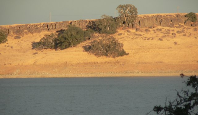 BlackButteRockBluffs.jpg, 35kB