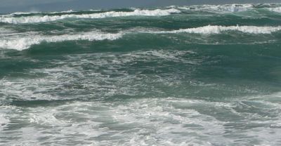 2011-04-29-Waves1.jpg, 19 kB