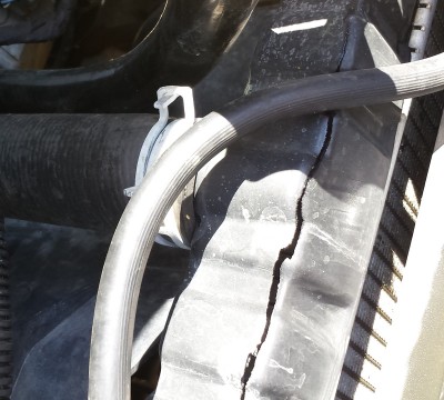 A-RadiatorCrack.jpg, 39kB