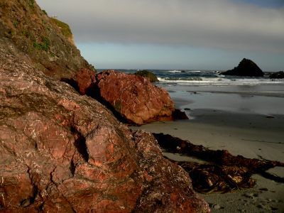 PINEBEACROCK.JPG, 29 kB