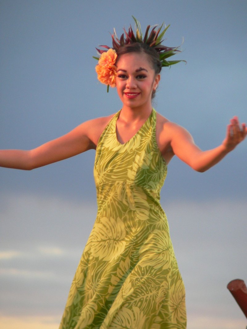 P1250549HulaGirl.jpg, 94kB