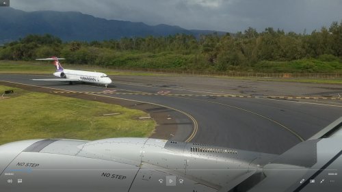 2020MauiLanding.jpg, 25kB