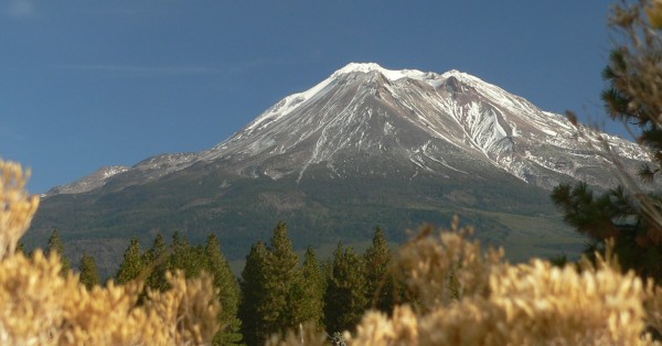MtShasta2012-11-27.jpg, 45kB