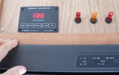 McKinnley-Tanks.jpg, 16 kB