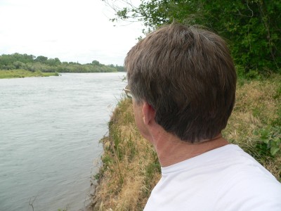 MeAndRiver.jpg, 32kB