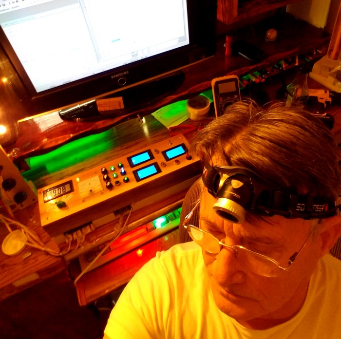 SolContDesk-20170519.jpg, 112kB