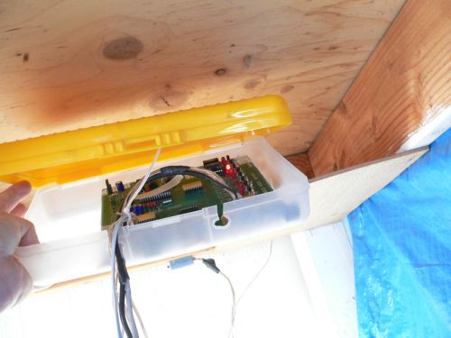 WatererUnderPorch.jpg, 26 kB