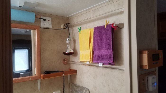 BathRodsT20191009.jpg, 41kB