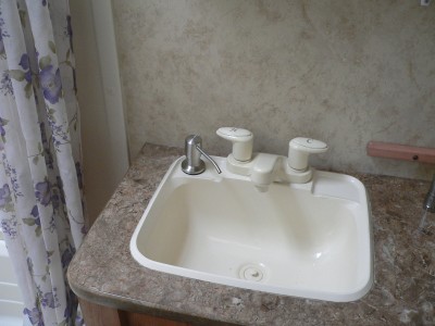 BathSinkTop.jpg, 27kB