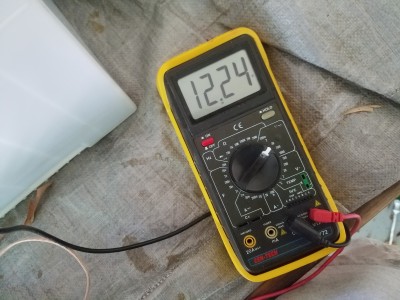 Batt1-InternalR.jpg, 35kB