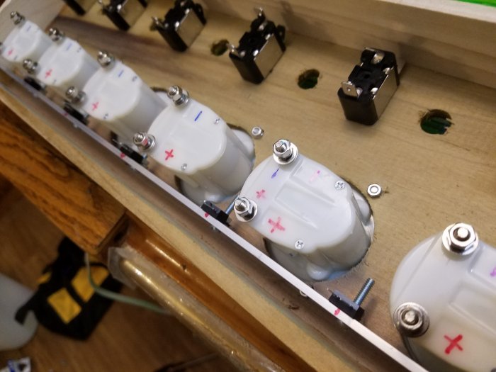 CombinerMeters.jpg, 59kB