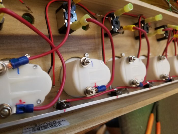 CombinerMeters2.jpg, 62kB