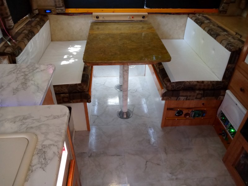 IMG_20230608_141419Cushions.jpg, 67kB