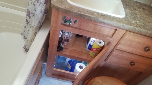 Light-BathSink.jpg, 28kB