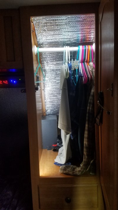 LightClosetBed.jpg, 52kB