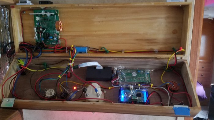 LithiumBoxInside.jpg, 54kB