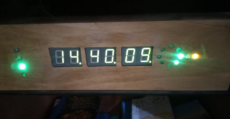 MClock-10Front.jpg, 31kB