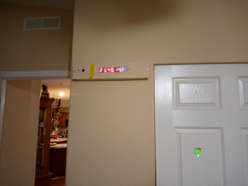 MClock-16Wall.jpg, 34kB