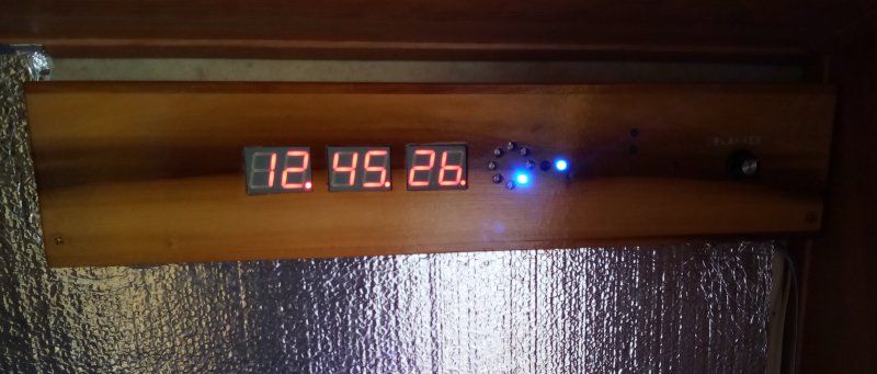 MClock-RVfront.jpg, 52kB