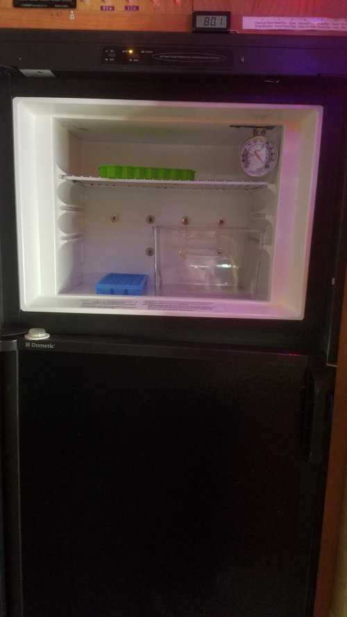 RefrigFreezer.jpg, 45kB