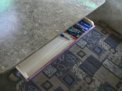 Table-Desk-Right.jpg, 35kB