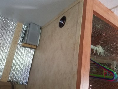 VentB-Closet.jpg, 24kB