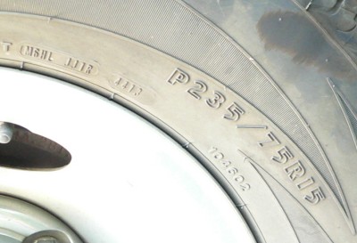 Van-RearRight-0411-Dunlop.jpg, 26kB